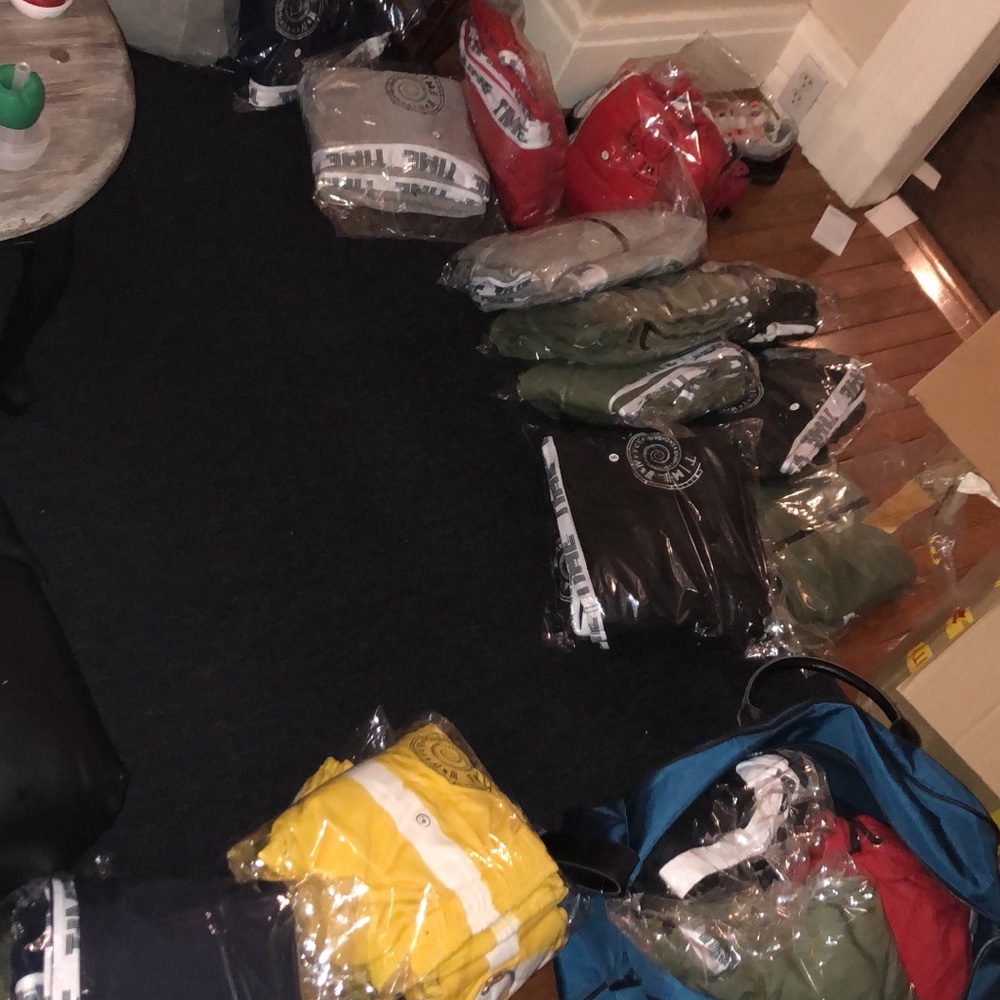 Tracksuits - Picture 4 of 4